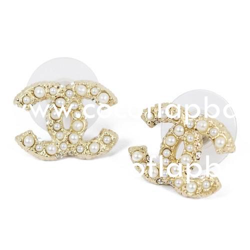 Chanel CC Logo Metal/Pearl Earring Gold FE639194