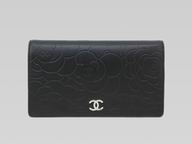 Chanel Camellia Lambskin CC Wallet In Black A32084