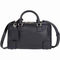 Loewe Amazona 23 Classic Calfskin bag Black L8011402