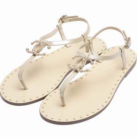 Chanel Classic Pearl CC Logo Patent Leather Sandal Offwhite AS739129