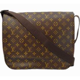 Louis Vuitton Monogram Canvas Messenger MM Beaubourg Bag M97038
