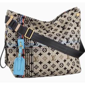 Louis Vuitton Monogram CheChe Bohemian Shouldbag M40382