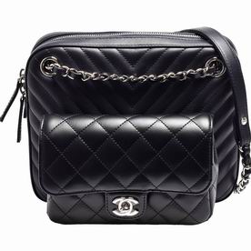 Chanel Calfskin CC Logo V Quilted Silver Chain Camera Bag Black A5844811