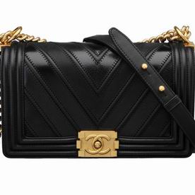 Chanel Black Calfskin Chevron Gold Hardware Medium Handbag A67086C