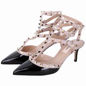 Valentino Rockstud Rolling Black Patent Leather Heel V8576674