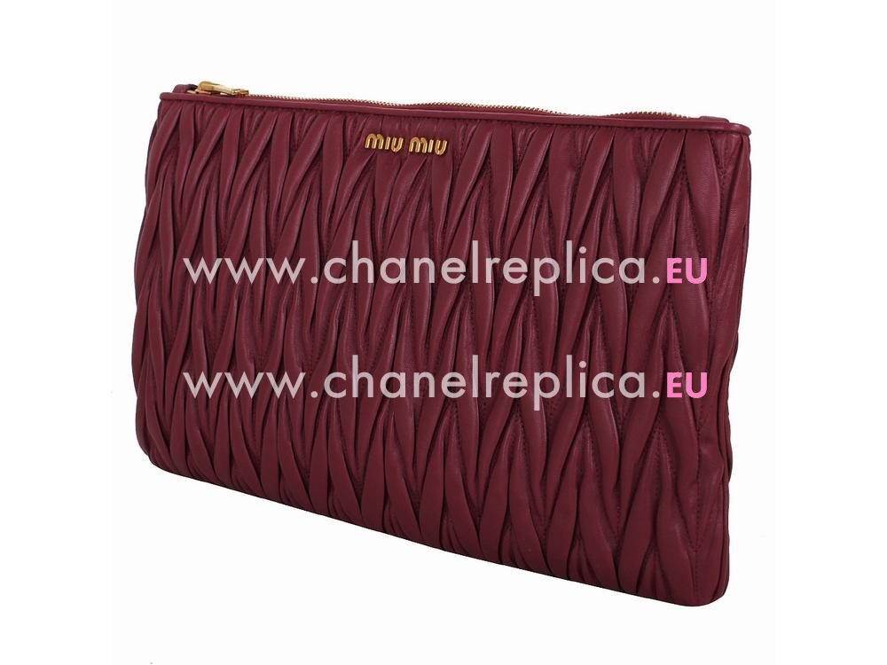 Miu Miu Matelassé nappa Clutch In Red RPZ335