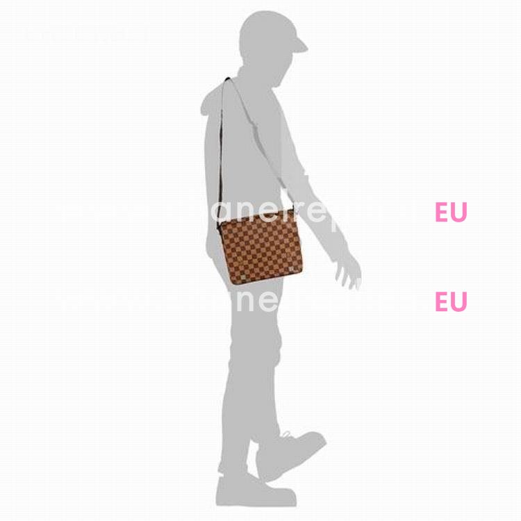Louis Vuitton Damier Ebene Canvas District PM Cross Body Shoulder Handbag N41031
