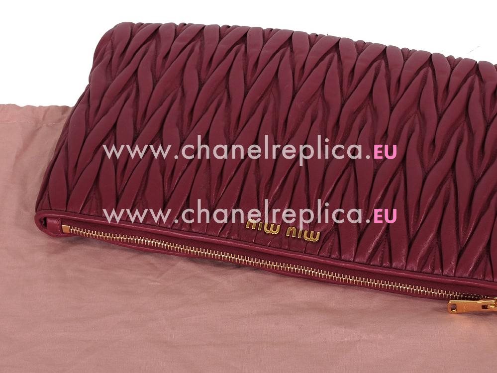 Miu Miu Matelassé nappa Clutch In Red RPZ335