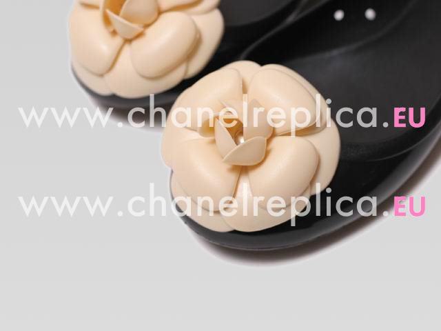 CHANEL CAMELLIA FLIP-FLOPS SANDAL IN BLACK 26725