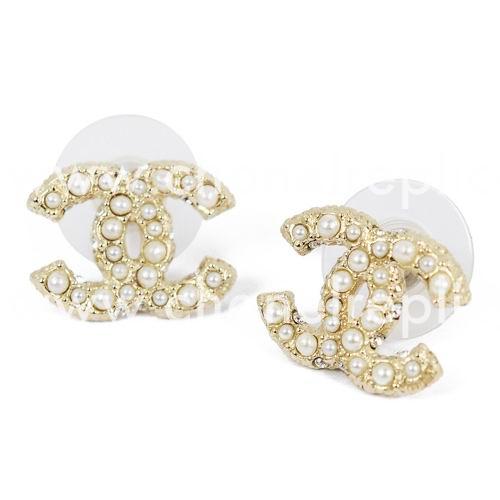 Chanel CC Logo Metal/Pearl Earring Gold FE639194