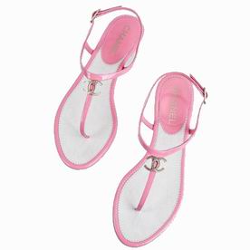 Chanel Golden CC Patent Leather Sandals In Pink CH44301