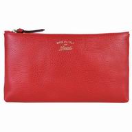 Gucci Swing Gold Logo Calfskin Cosmetic Bag In Red G6111505