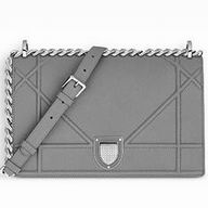 "DIORAMA" BAG IN GRIS DIOR GRAINED CALFSKIN M0422PVRG M00G