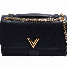 Louis Vuitton Smooth Cowhide Leather Very Messenger In Noir M53382